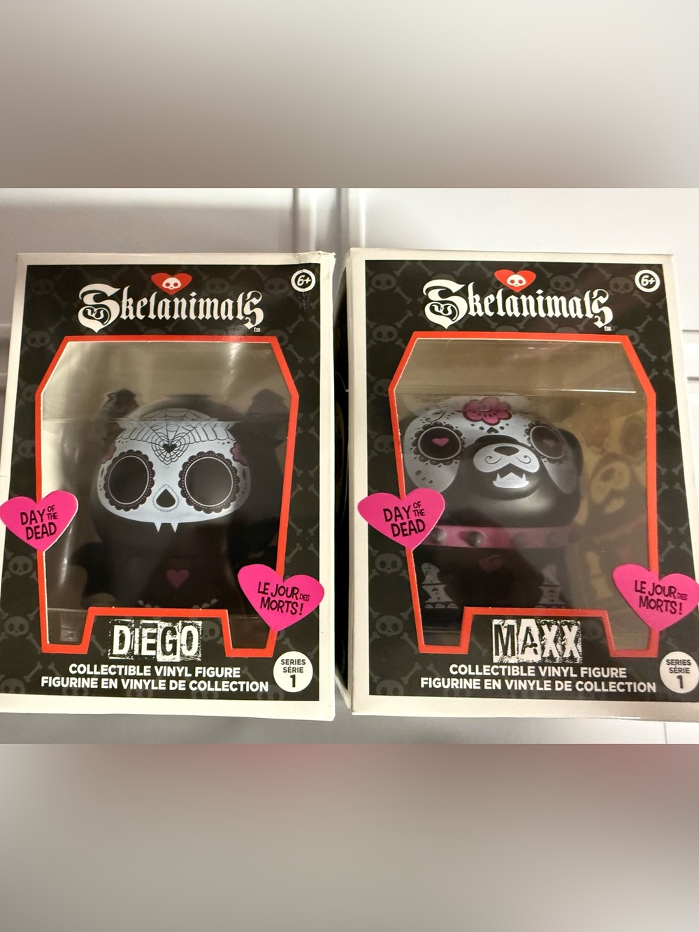 Skelanimals Day of the Dead Vinyl Figure - Black White with Pink Accents NIB- 2